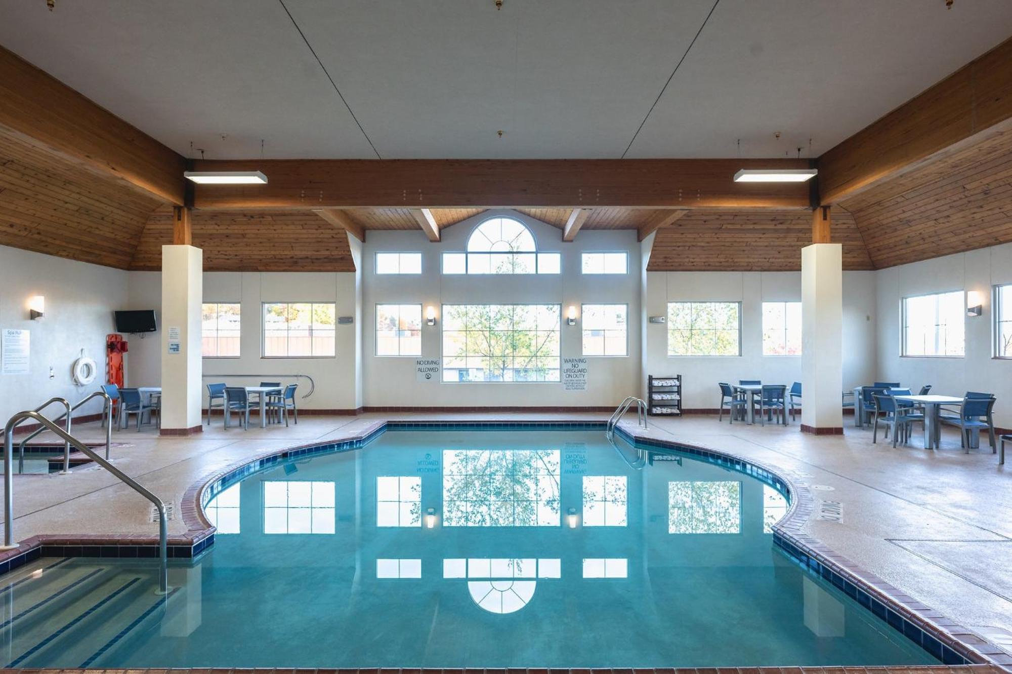 Express Houghton-keweenaw By Ihg Hotel 2*